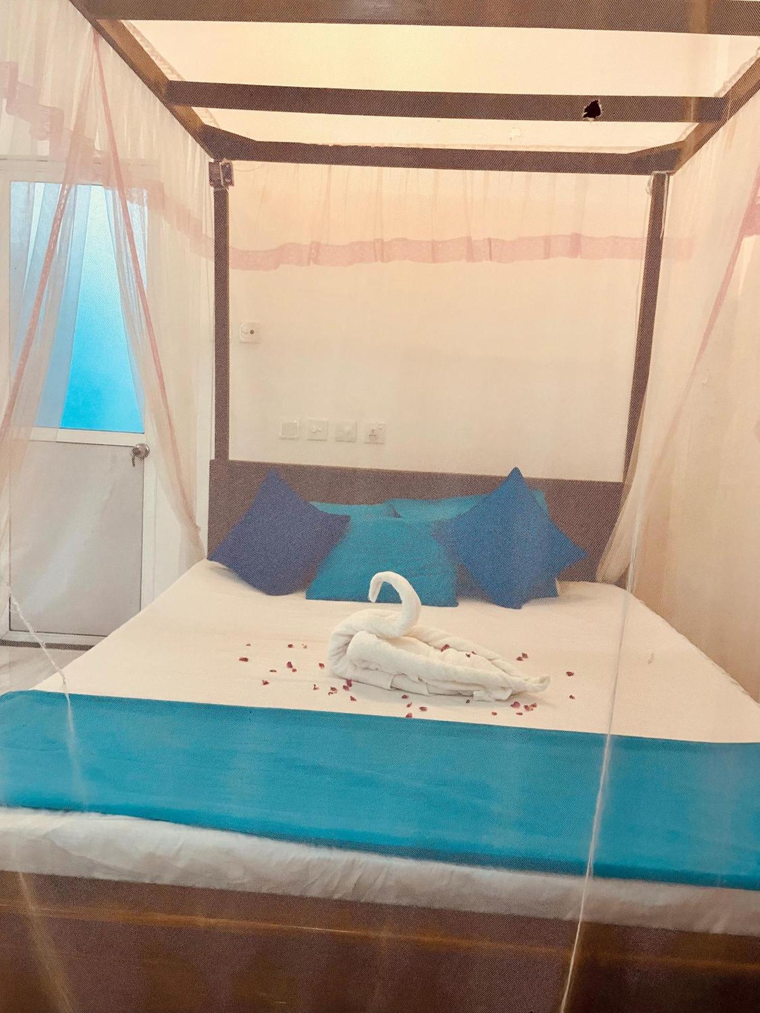 ミリッサ Moon Light Guest Bed & Breakfast エクステリア 写真